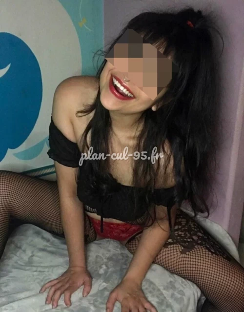 Plan sexe belle jeune brune d'Argenteuil à baiser sauvagement